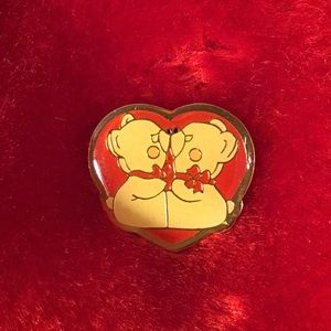 Valentine Heart pin with kissing bears, lapel pin, Valentine bears